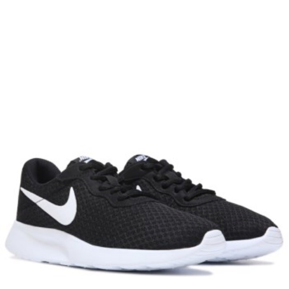 Black nike kids shoes!😁🌹